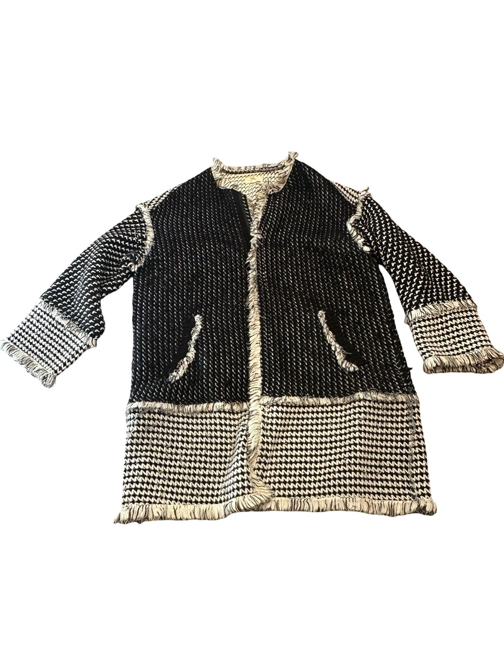 GUC Lou & Grey Women’s Size Medium Black & White Fringed Knit Coatigan